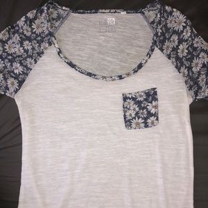 Floral accent tee